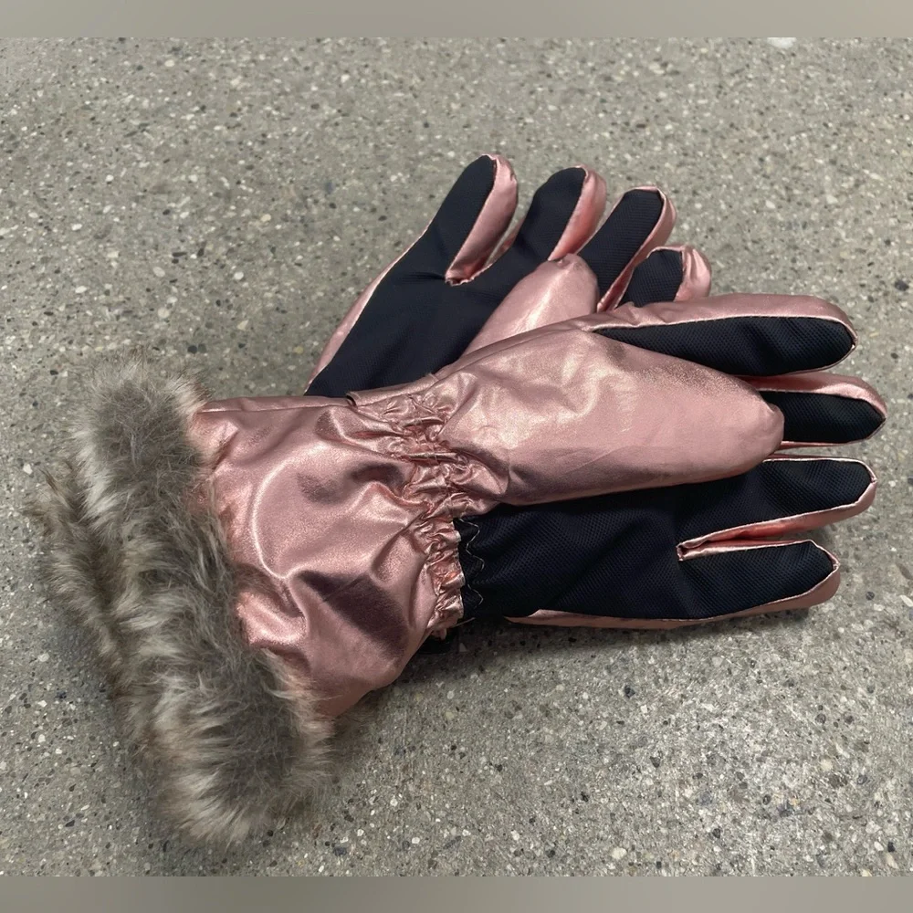 NWT Swiss Tech L/XL Rose Metallic Faux Fur Trim Insulated Gloves